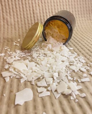 🤍 SÓJOVÝ VOSK ✨ Když jsem úplně ze začátku vybírala druh vosku, zamilovala jsem se do toho sójového! Proč? ✨Vyrábí se ze...